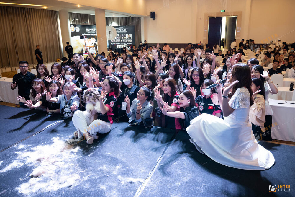 enter-media-chup-anh-quay-phim-livestream-su-kien-cho-hyponic-dog-groming-2023-020