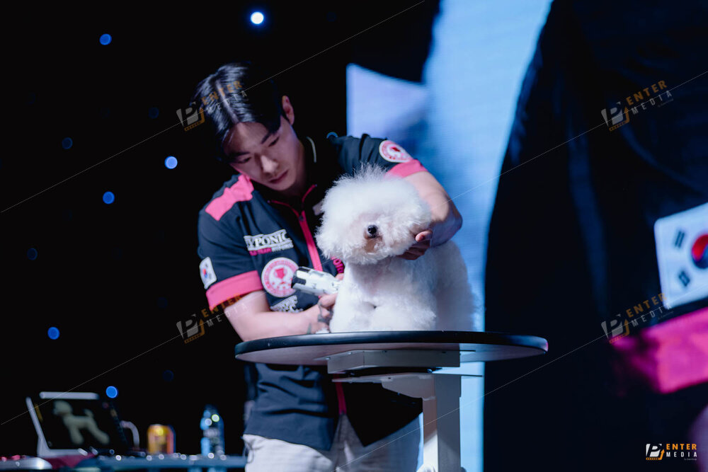 enter-media-chup-anh-quay-phim-livestream-su-kien-cho-hyponic-dog-groming-2023-021