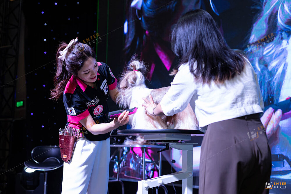 enter-media-chup-anh-quay-phim-livestream-su-kien-cho-hyponic-dog-groming-2023-042