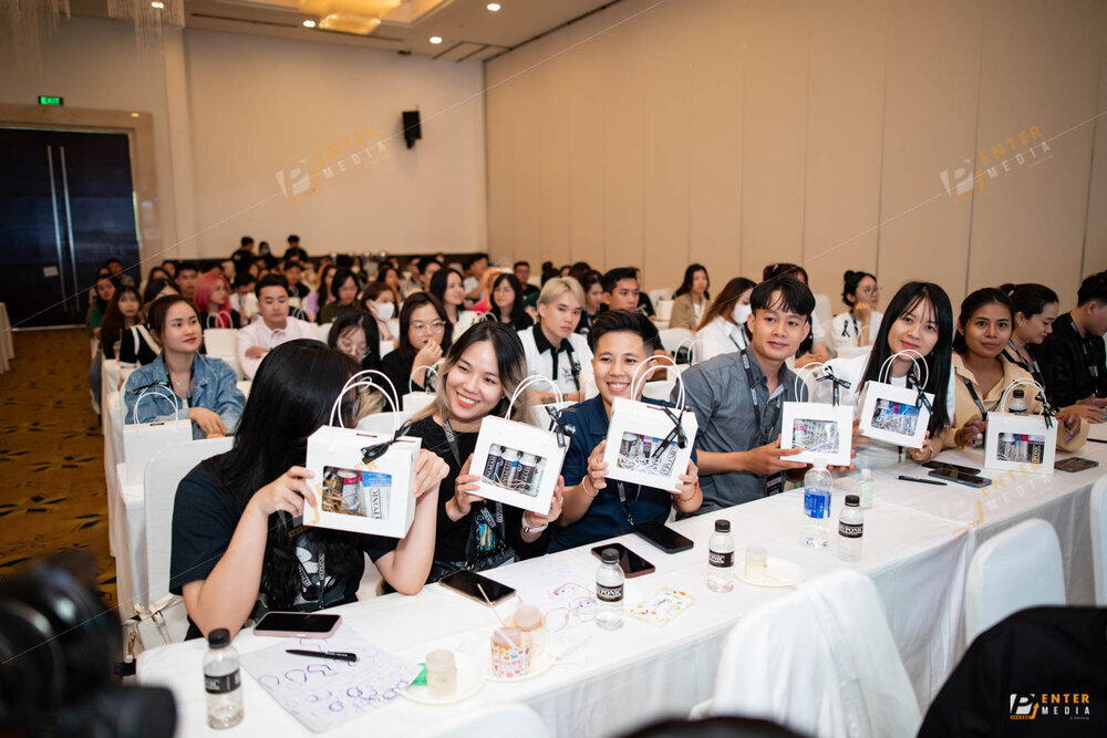 enter-media-chup-anh-quay-phim-livestream-su-kien-cho-hyponic-dog-groming-2023-051