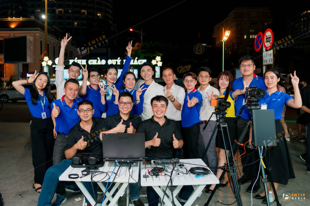 Enter Media livestream bán tour tại Nha Trang