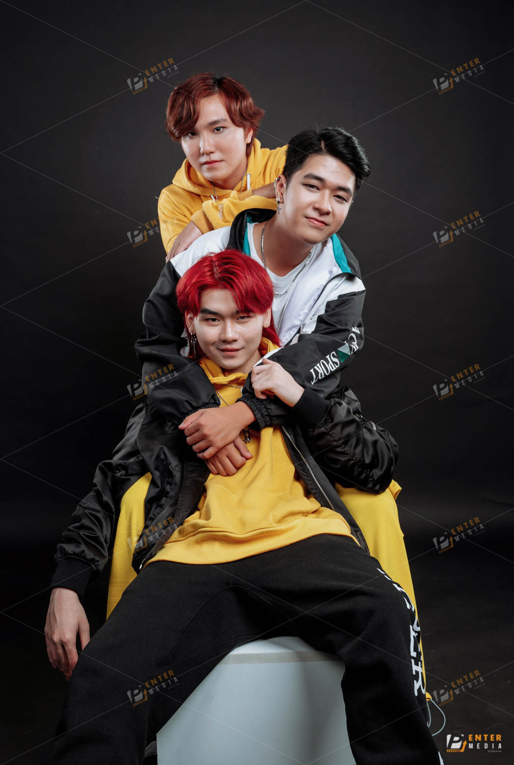 Hình chụp profile ban nhạc 3Brothers bởi Enter Media - 01