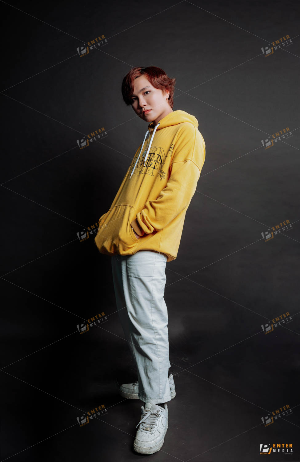 Hình chụp profile ban nhạc 3Brothers bởi Enter Media - 03