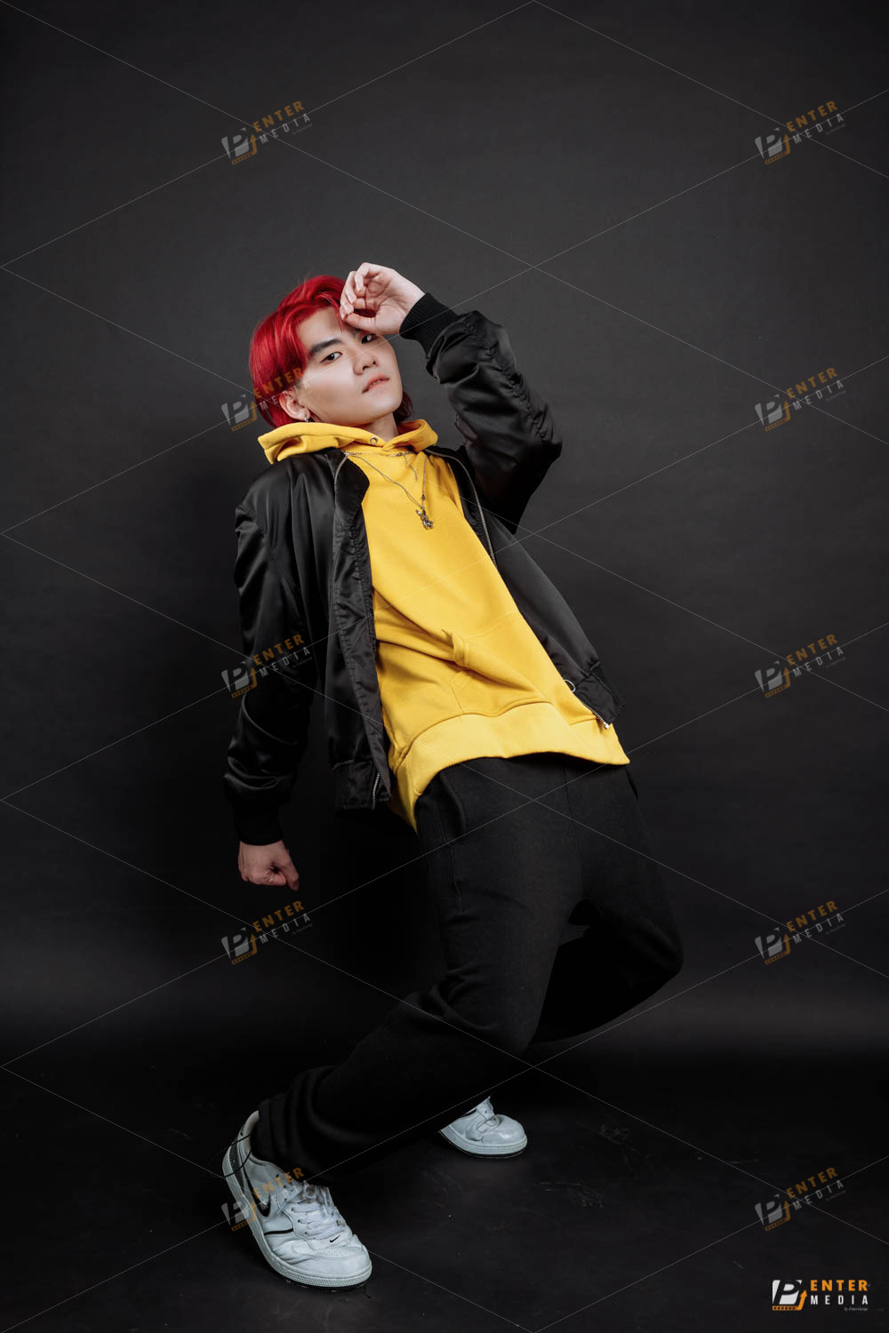 Hình chụp profile ban nhạc 3Brothers bởi Enter Media - 05