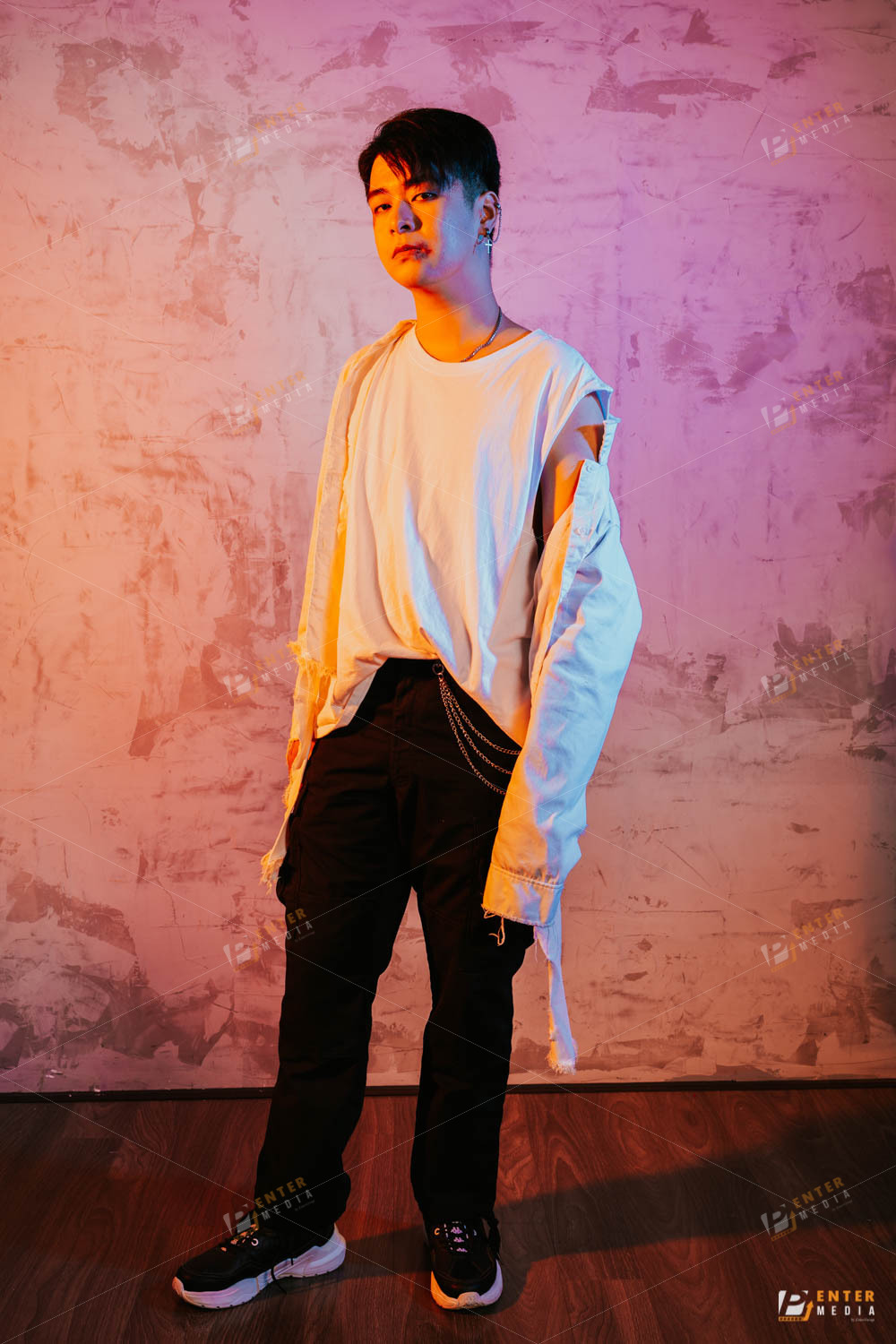 Hình chụp profile ban nhạc 3Brothers bởi Enter Media - 07