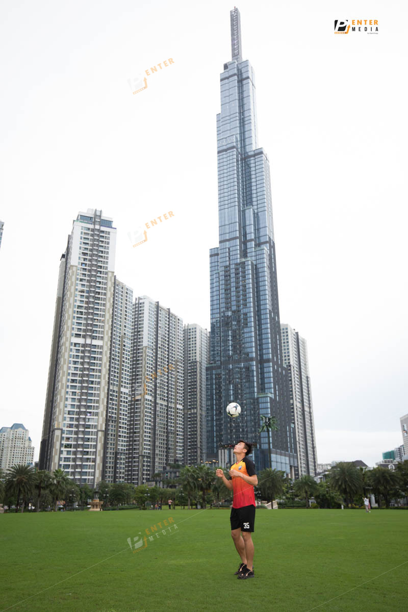 Hình chụp profile thu mon Bui Tien Dung thuoc Vinhomes FC tai Vinhomes Central Park bởi Enter Media - 05