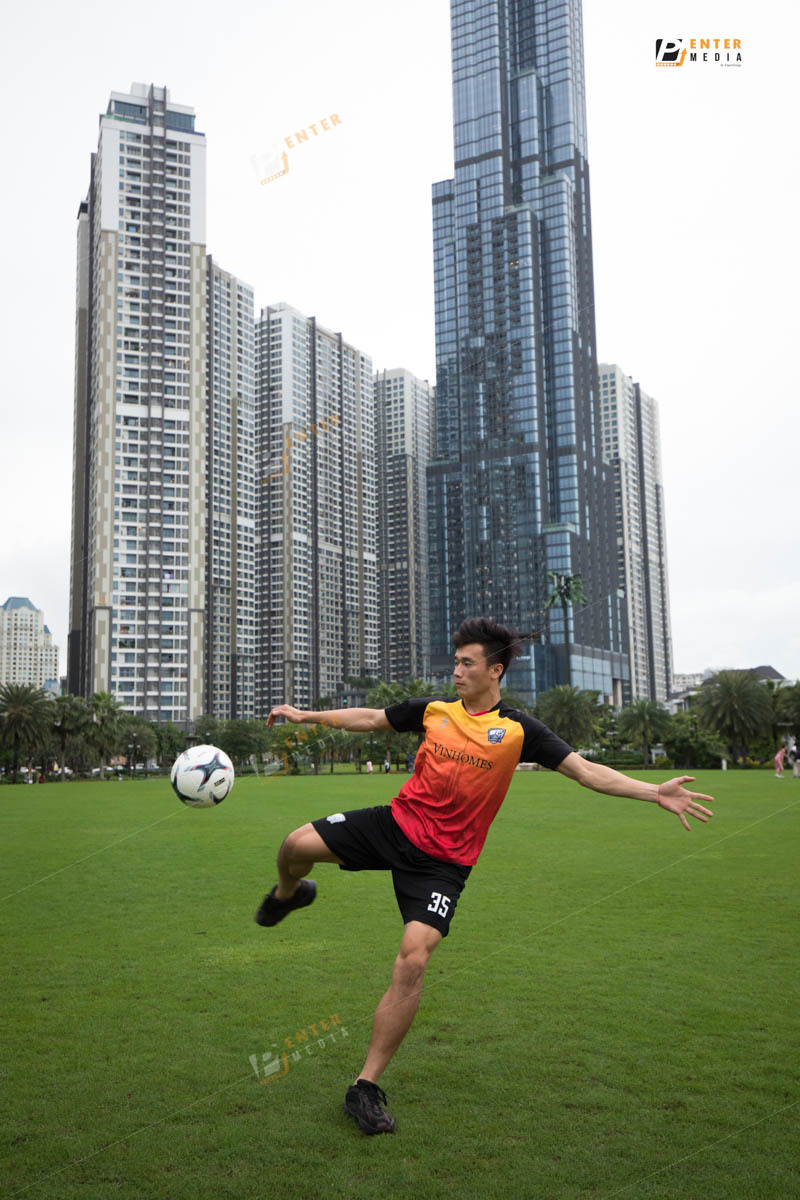 Hình chụp profile thu mon Bui Tien Dung thuoc Vinhomes FC tai Vinhomes Central Park bởi Enter Media - 09