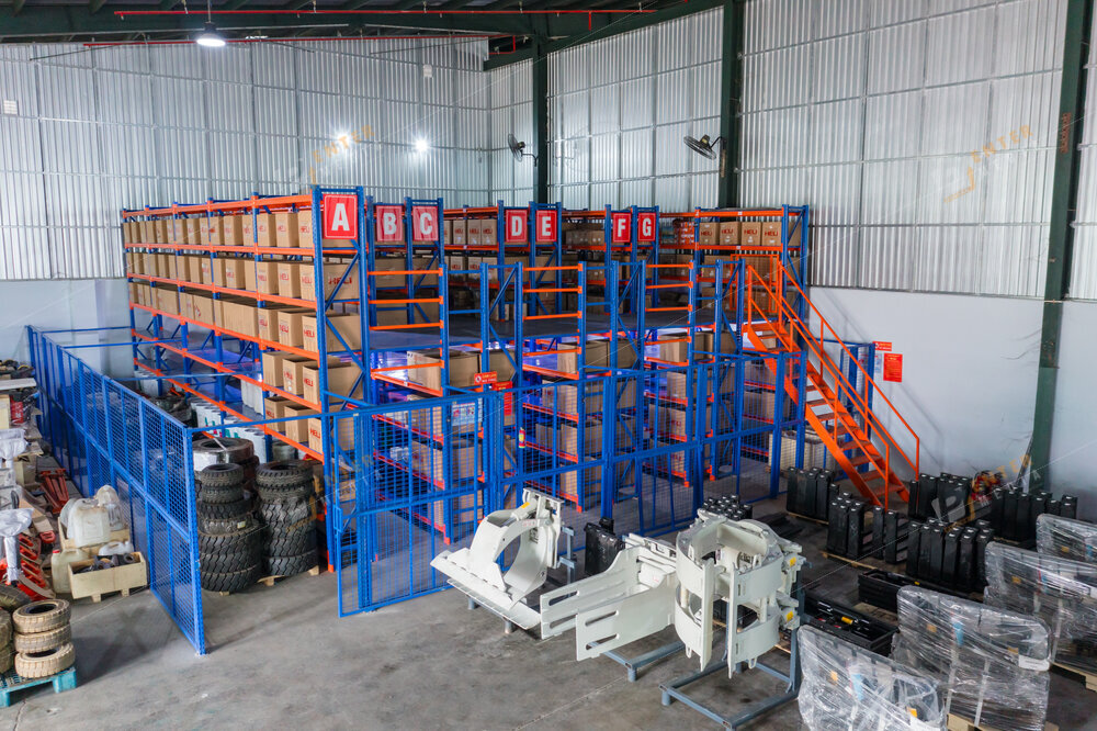 enter-media-chup-anh-brochure-doanh-nghiep-xe-nang-binh-minh-005