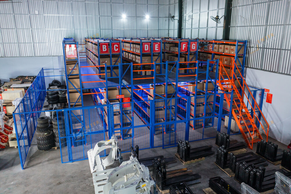 enter-media-chup-anh-brochure-doanh-nghiep-xe-nang-binh-minh-007