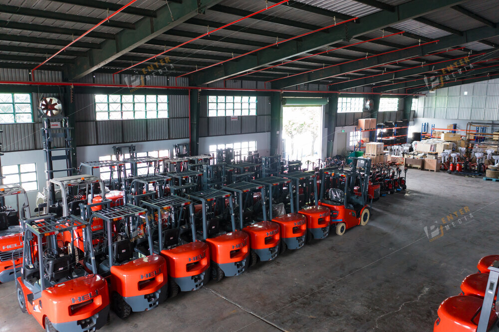 enter-media-chup-anh-brochure-doanh-nghiep-xe-nang-binh-minh-012