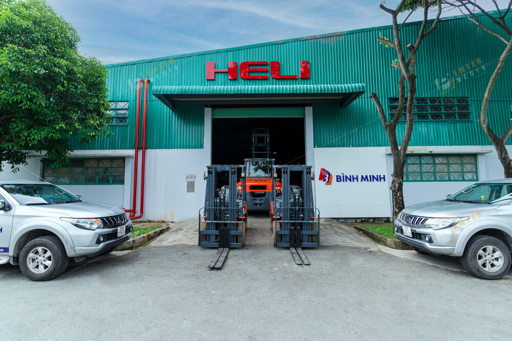 enter-media-chup-anh-brochure-doanh-nghiep-xe-nang-binh-minh-019