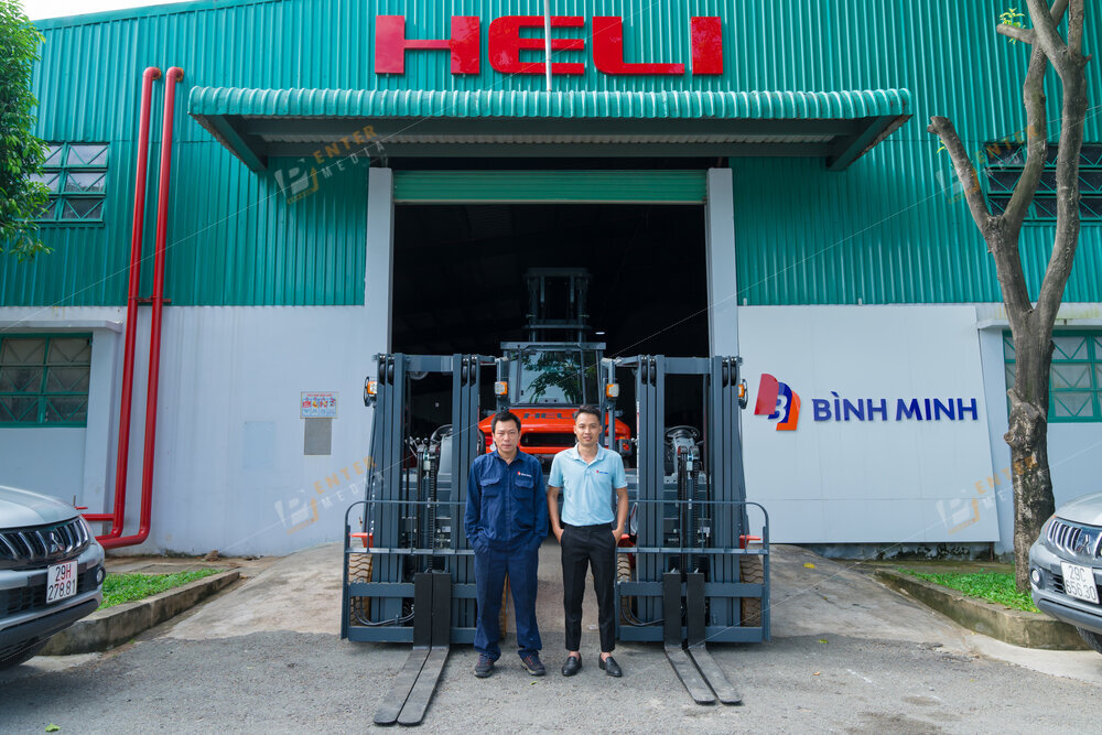 enter-media-chup-anh-brochure-doanh-nghiep-xe-nang-binh-minh-027