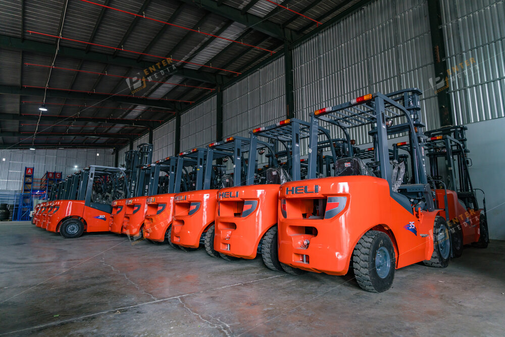 enter-media-chup-anh-brochure-doanh-nghiep-xe-nang-binh-minh-028