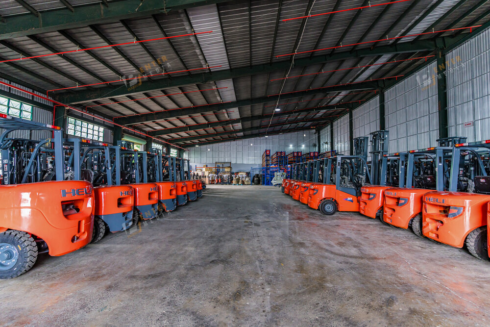 enter-media-chup-anh-brochure-doanh-nghiep-xe-nang-binh-minh-029