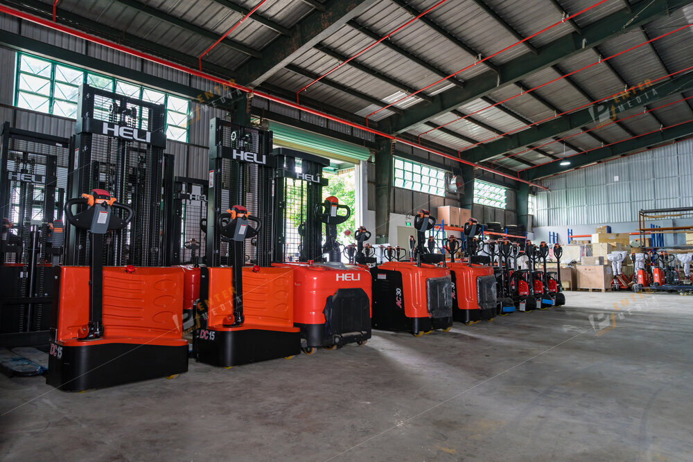 enter-media-chup-anh-brochure-doanh-nghiep-xe-nang-binh-minh-033