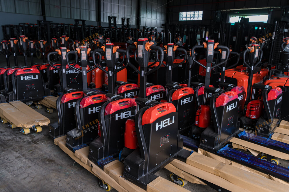 enter-media-chup-anh-brochure-doanh-nghiep-xe-nang-binh-minh-034