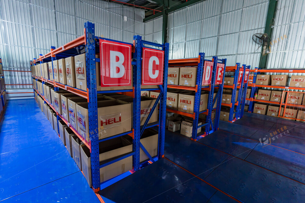 enter-media-chup-anh-brochure-doanh-nghiep-xe-nang-binh-minh-036