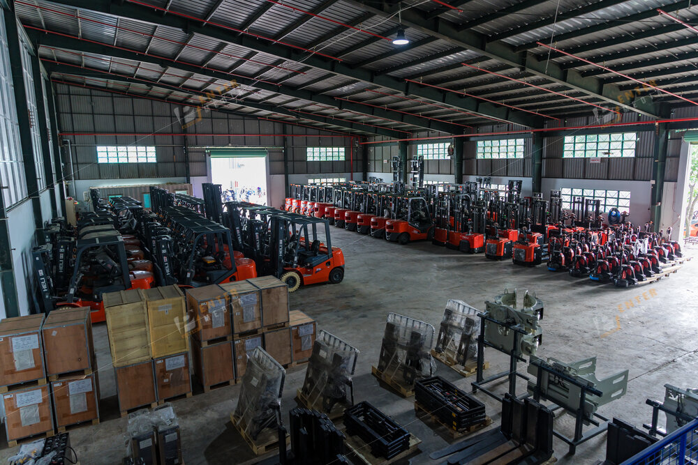 enter-media-chup-anh-brochure-doanh-nghiep-xe-nang-binh-minh-037