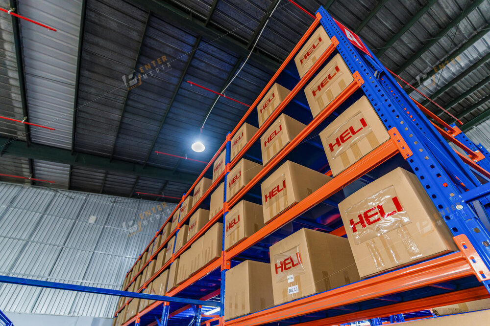 enter-media-chup-anh-brochure-doanh-nghiep-xe-nang-binh-minh-039