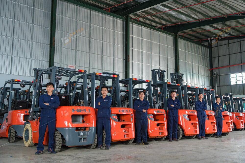 enter-media-chup-anh-brochure-doanh-nghiep-xe-nang-binh-minh-041