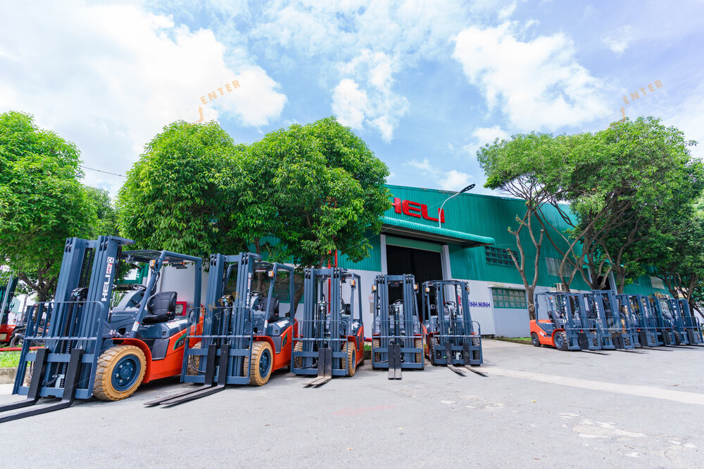 enter-media-chup-anh-brochure-doanh-nghiep-xe-nang-binh-minh-043