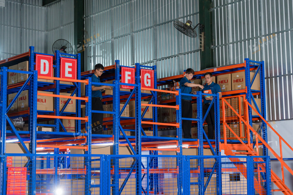 enter-media-chup-anh-brochure-doanh-nghiep-xe-nang-binh-minh-044