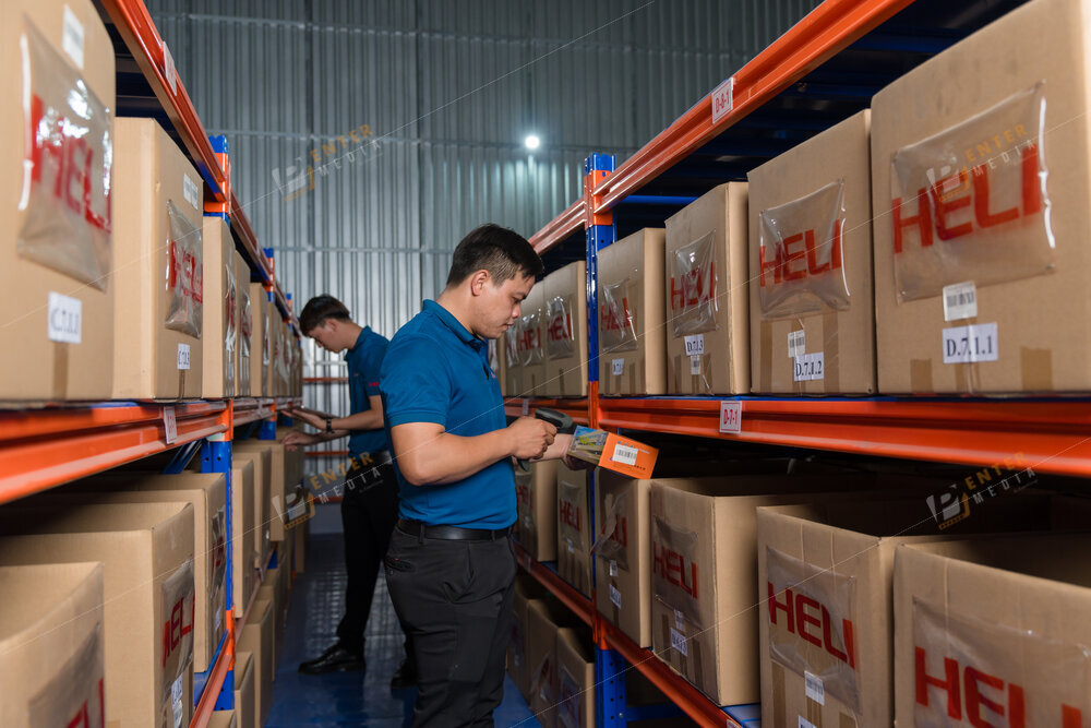 enter-media-chup-anh-brochure-doanh-nghiep-xe-nang-binh-minh-046