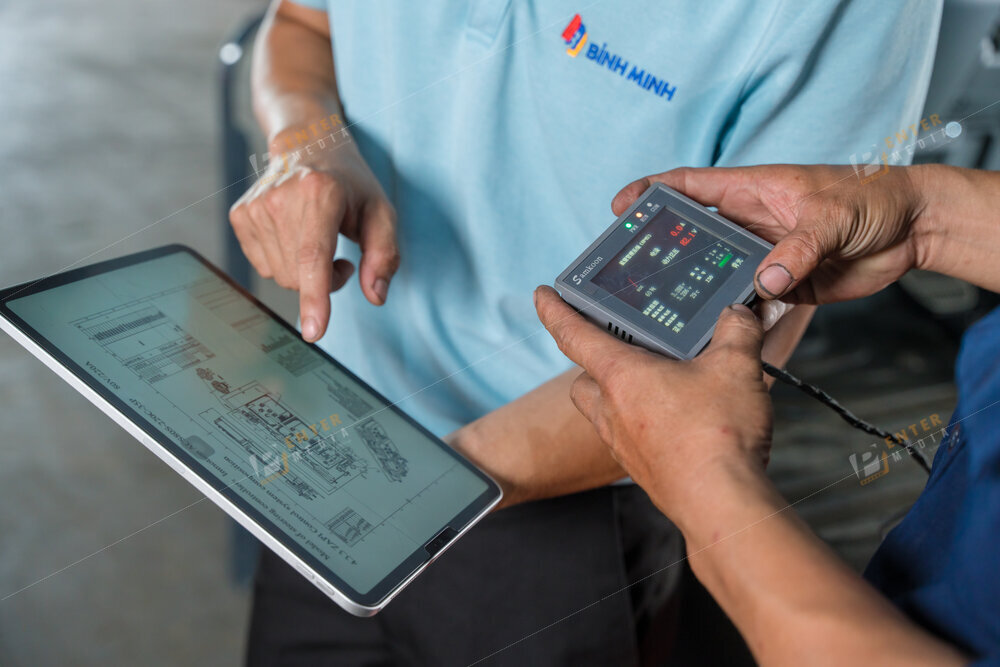 enter-media-chup-anh-brochure-doanh-nghiep-xe-nang-binh-minh-048