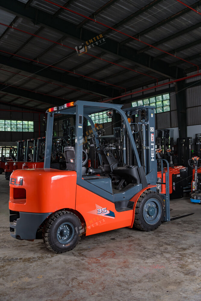 enter-media-chup-anh-brochure-doanh-nghiep-xe-nang-binh-minh-056