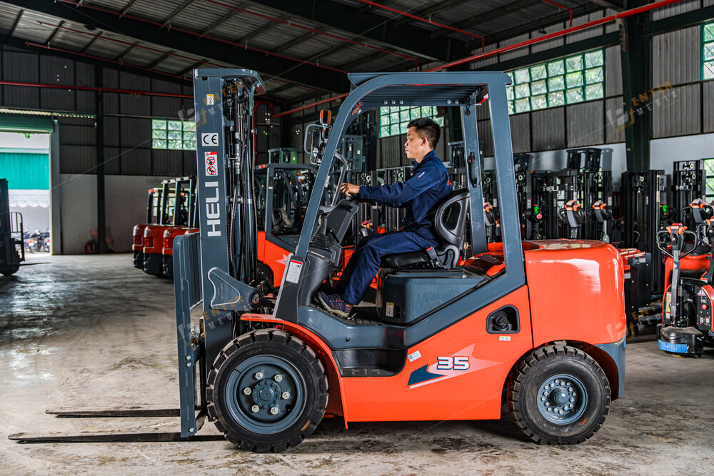 enter-media-chup-anh-brochure-doanh-nghiep-xe-nang-binh-minh-059