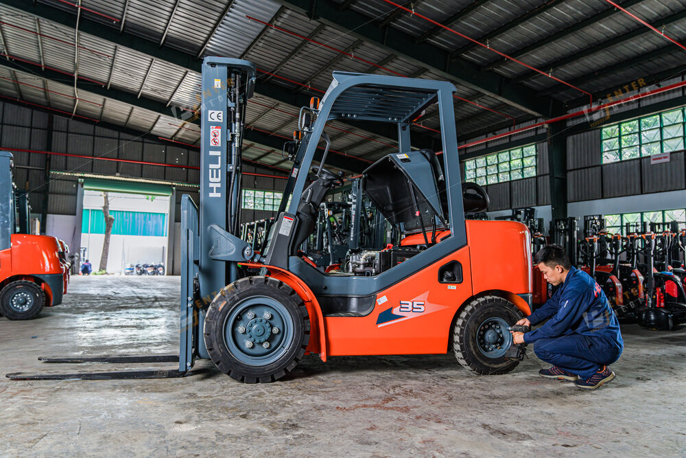 enter-media-chup-anh-brochure-doanh-nghiep-xe-nang-binh-minh-065