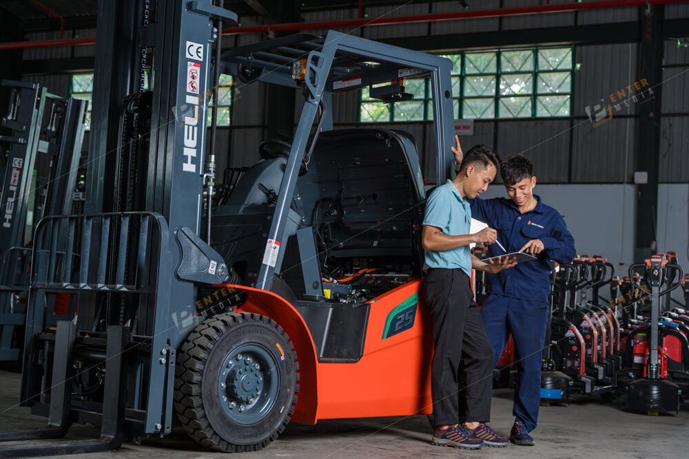 enter-media-chup-anh-brochure-doanh-nghiep-xe-nang-binh-minh-069