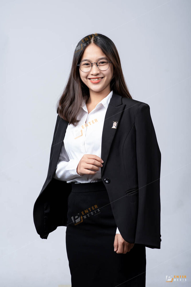 Chụp ảnh profile công ty trong studio cho Công Ty Beeland