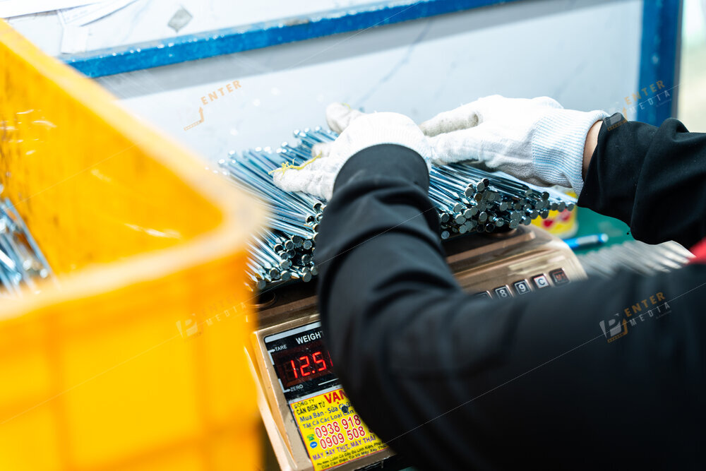 Enter Media chụp ảnh xưởng sản xuất linh kiện lắp siết Bolt Việt Nam