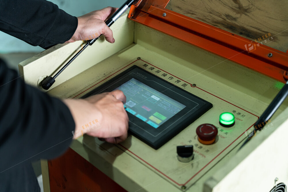 enter-media-chup-anh-xuong-san-xuat-bolt-viet-nam-052