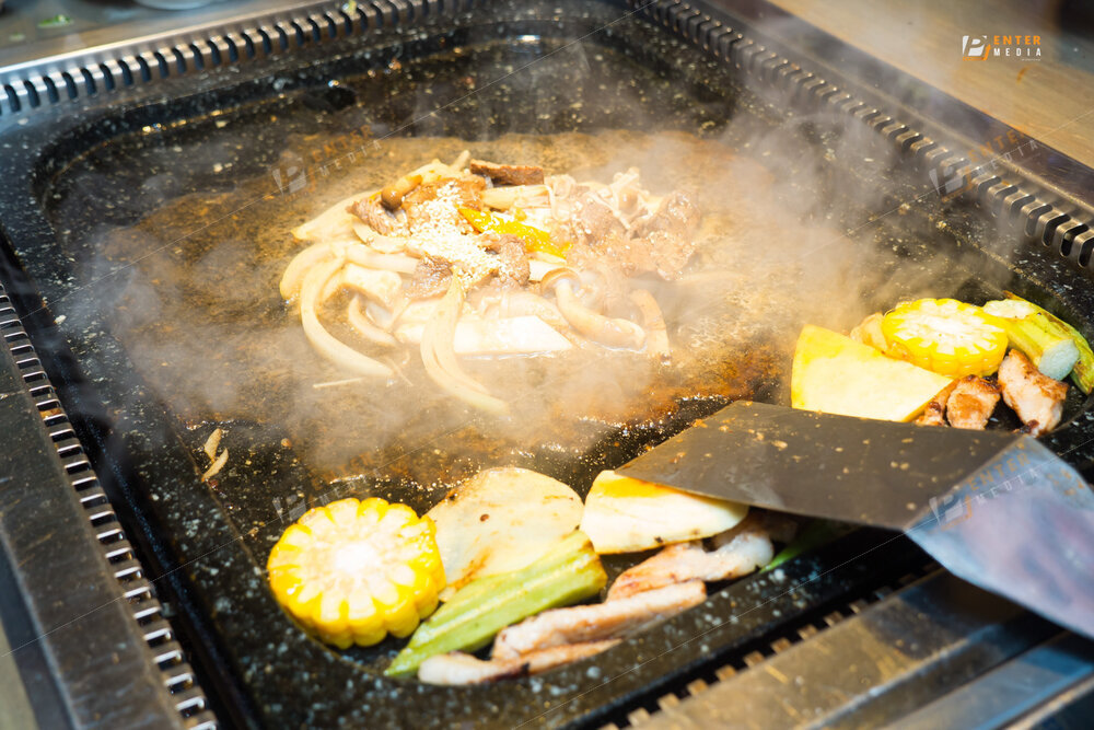 chup-anh-su-kien-khai-truong-quan-nuong-ban-da-han-quoc-Dolpan-Sam-014