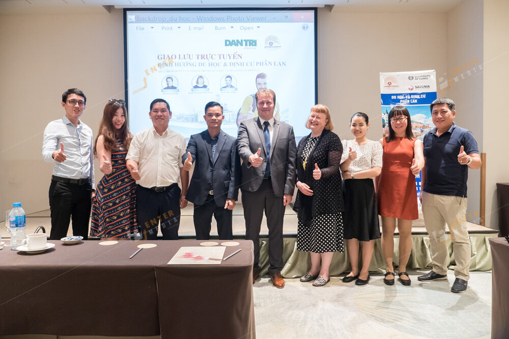 Enter Media cung cấp dịch vụ quay phim sự kiện hội thảo cho chuỗi hội thảo tư vấn du học và định cư Phần Lan của công ty Huấn Nghệ