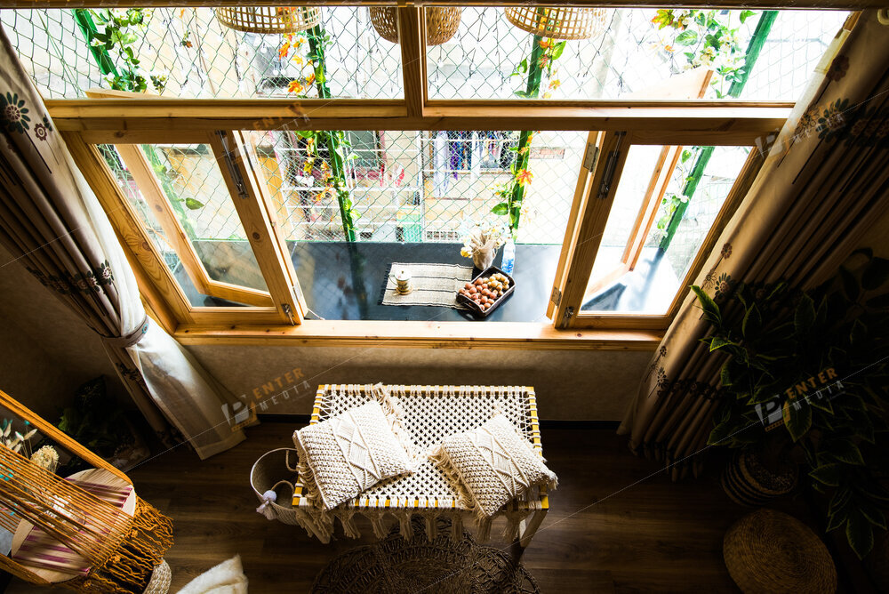 Góc thư giản trong căn hộ Airbnb trang trí theo phong cách Bohemian