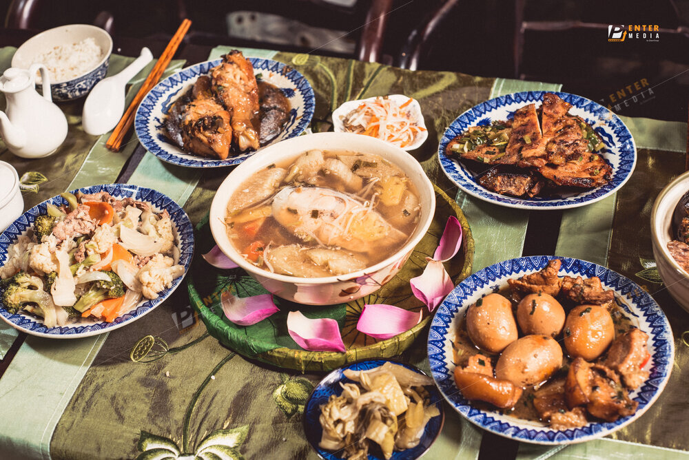 Món ăn Việt tại quán cafe De Dakao qua góc chụp của Enter Media