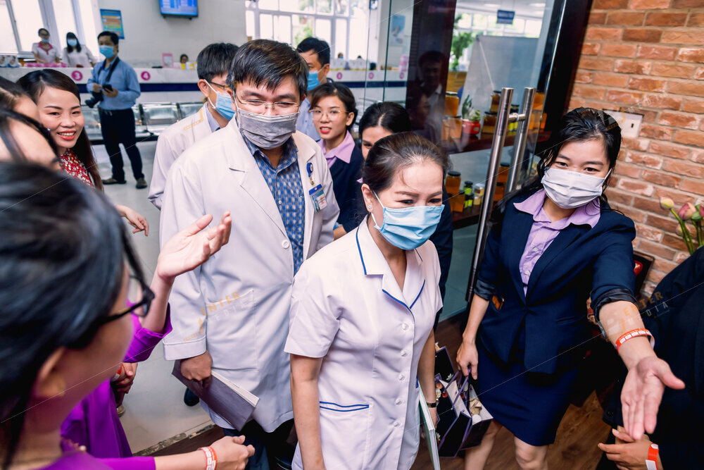 enter-media-chup-anh-qauy-phim-su-kien-khai-truong-natuqueens-benh-vien-tu-du-009