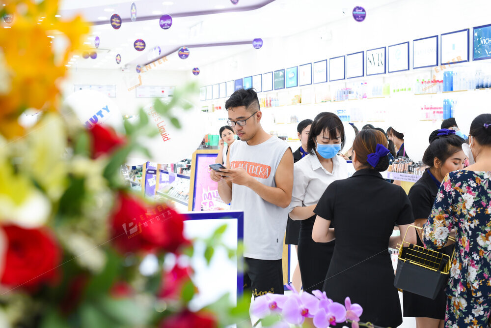 Enter Media cung cấp dịch vụ chụp ảnh quay phim khai trương cho Nuty Cosmetics