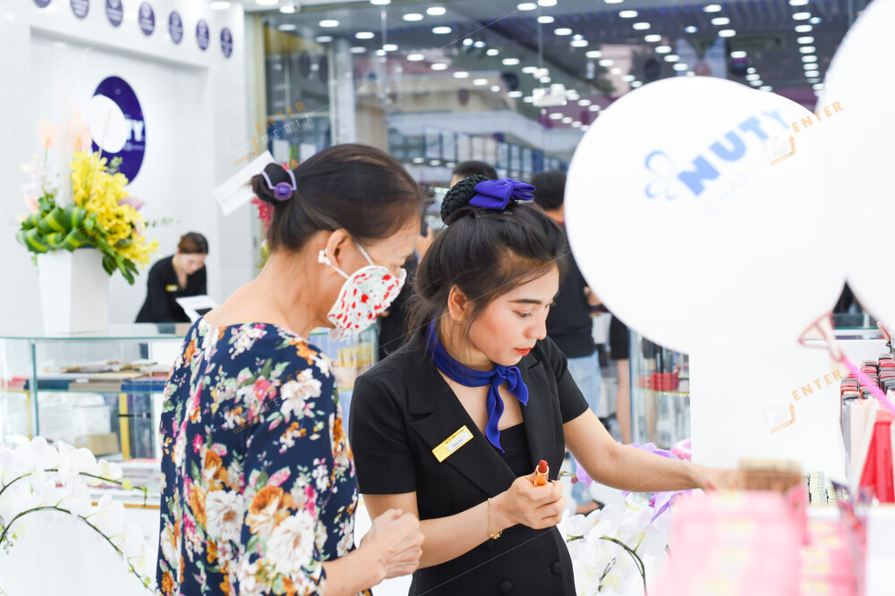 enter-media-chup-anh-quay-phim-khai-truong-nuty-cosmetics-012