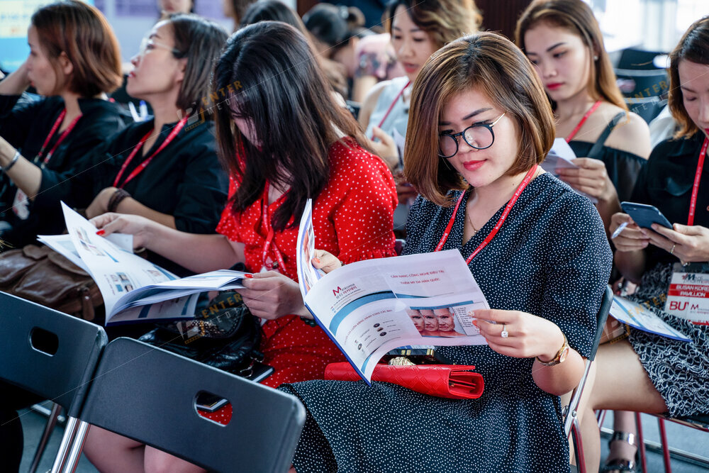 Khách tham dự sự kiện hội thảo chuyên ngành y dược lần thứ 19 tại TP. HCM