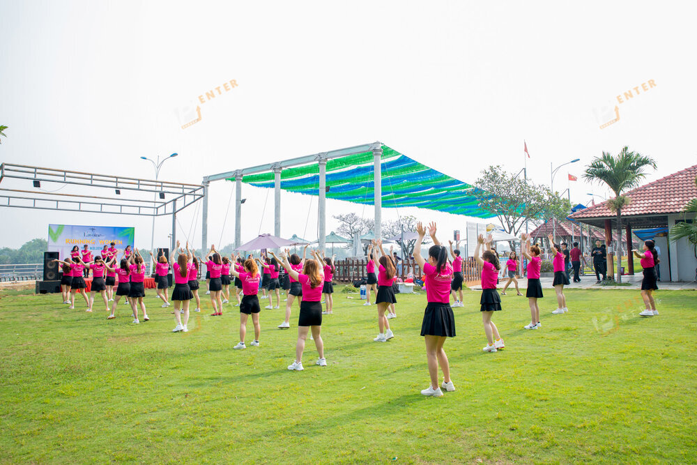 enter-media-chup-anh-quay-phim-year-end-party-cho-l-avoine-018