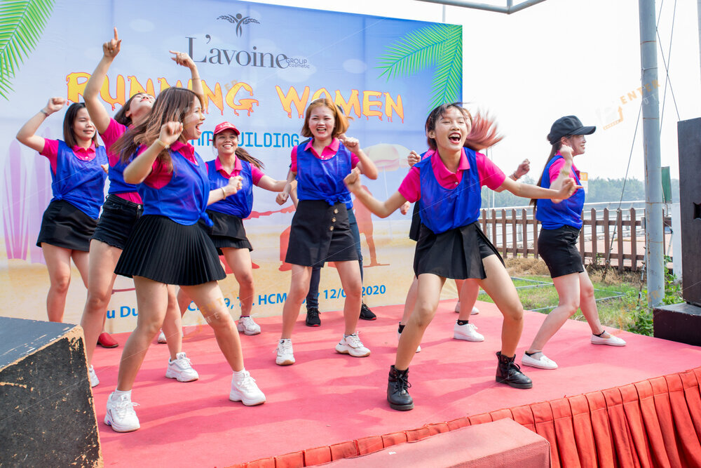 enter-media-chup-anh-quay-phim-year-end-party-cho-l-avoine-023