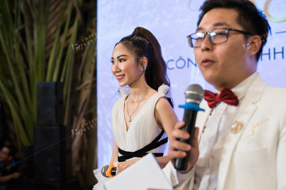 enter-media-chup-anh-quay-phim-year-end-party-cho-l-avoine-057