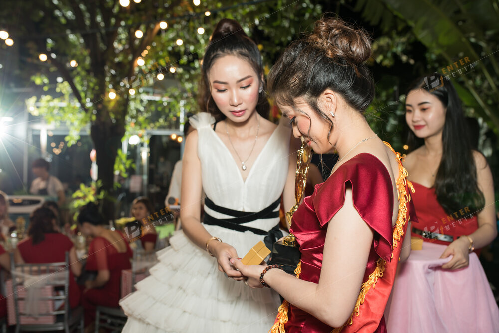 enter-media-chup-anh-quay-phim-year-end-party-cho-l-avoine-063