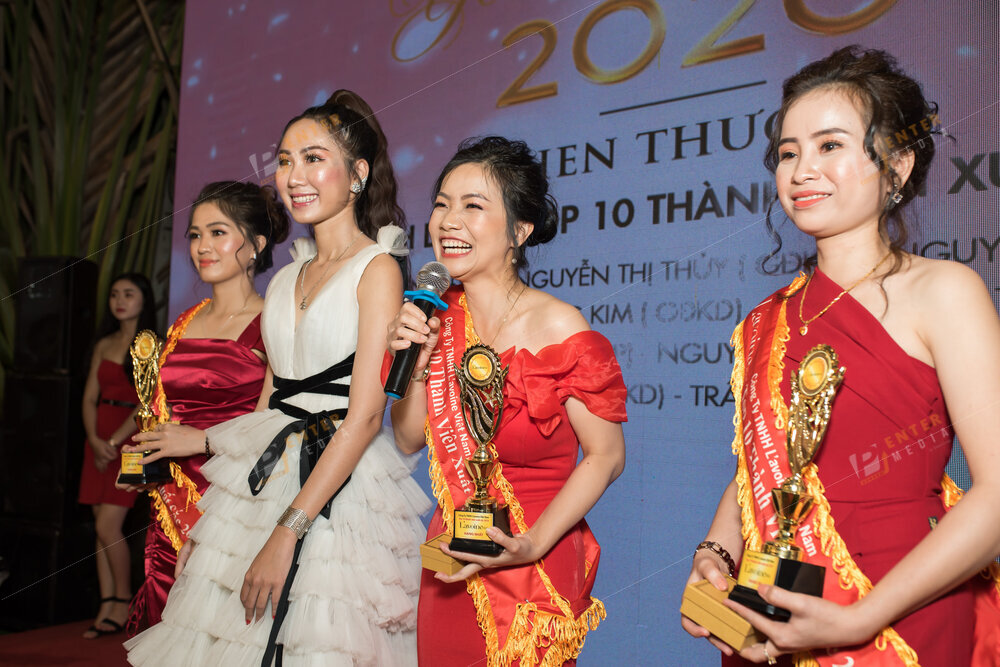 enter-media-chup-anh-quay-phim-year-end-party-cho-l-avoine-065