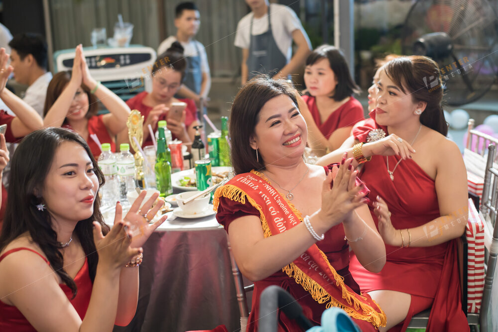 enter-media-chup-anh-quay-phim-year-end-party-cho-l-avoine-068