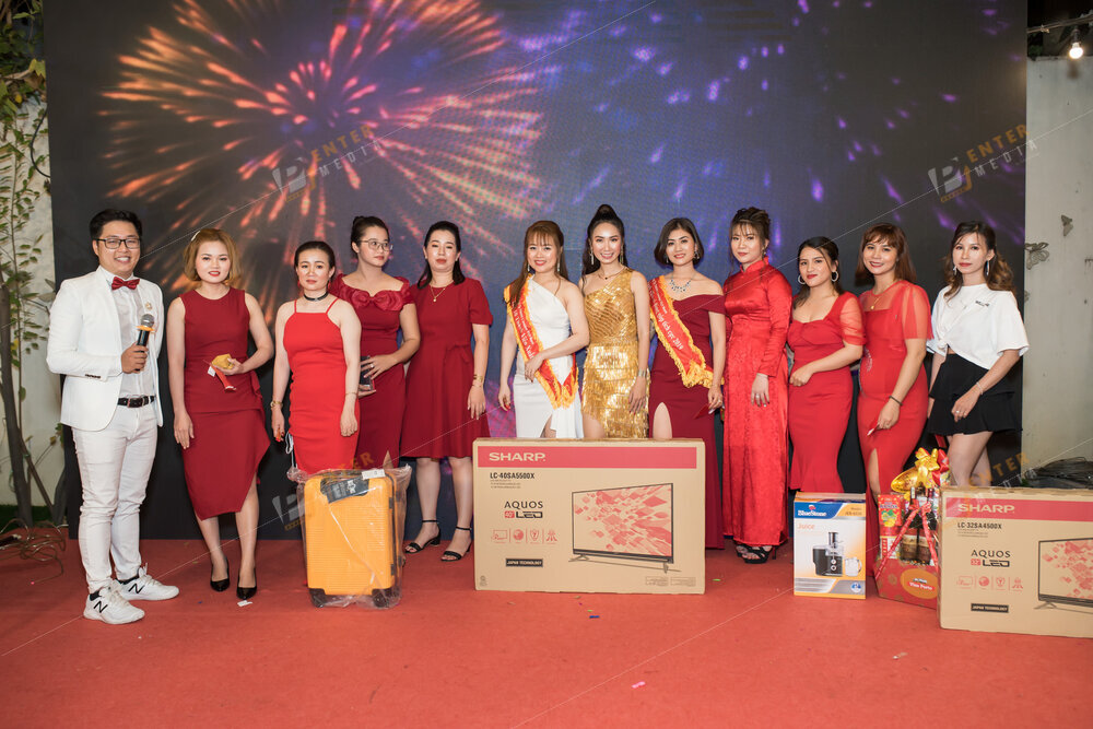 enter-media-chup-anh-quay-phim-year-end-party-cho-l-avoine-082